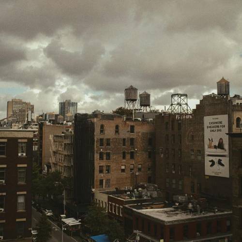 هی سیگار لعنتی کام بده حالا واس من تا دختر حرفمو خیلی رک بگم